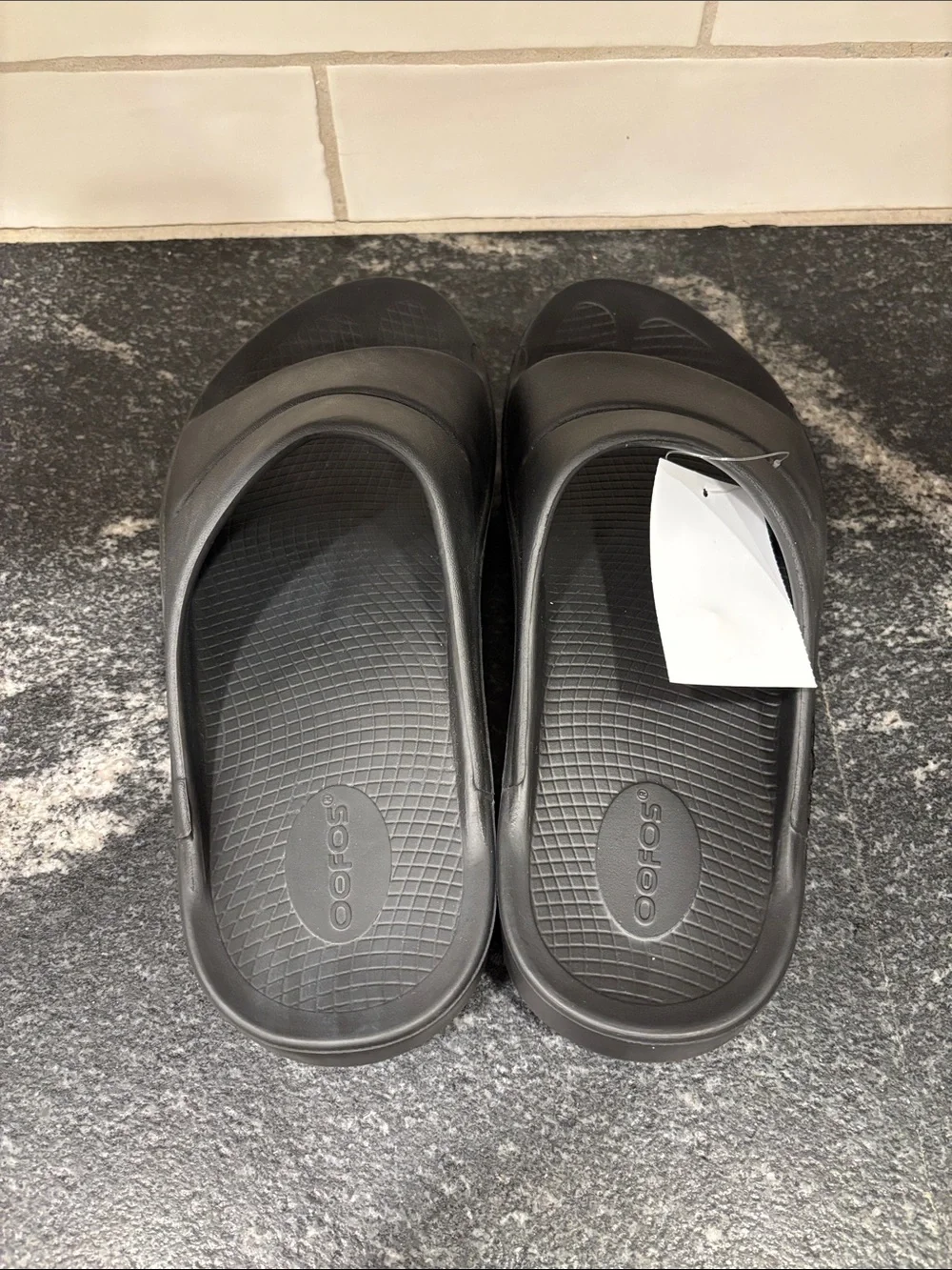 OOFOS Men’s Slide Sandals – Black – Size M9 / W11 / EU 42 - NEW